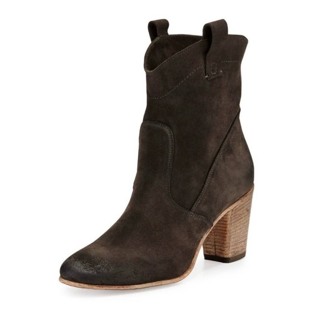 Alberto Fermani Chiara Suede Ankle Boot
Size 36.5